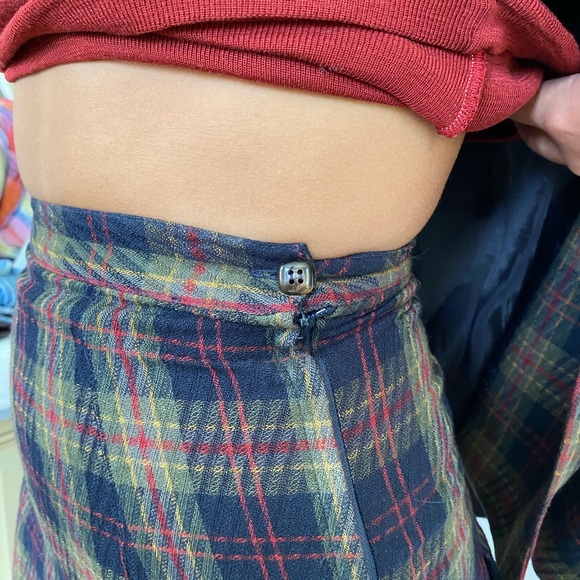 Wool Plaid Double Breasted Suit with pleated skirt - Picture 4 of 4